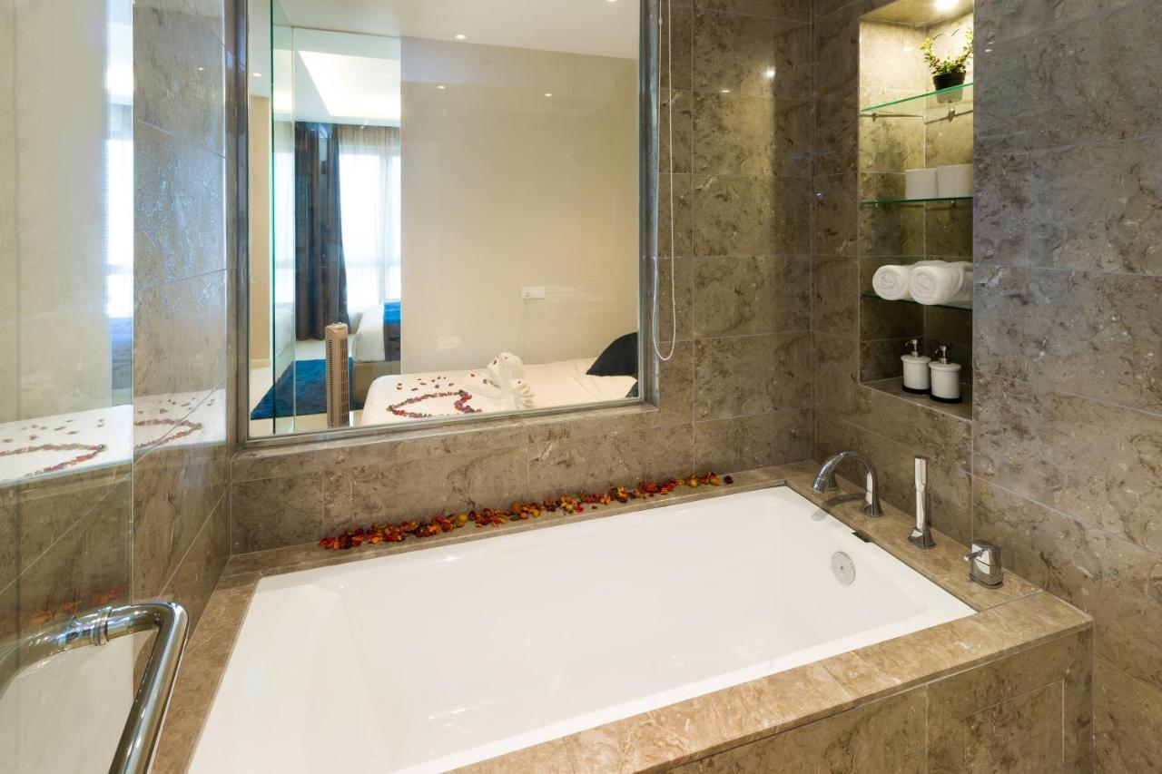 Dorsett Sri Hartamas Kl By Roam Hotell Kuala Lumpur Exteriör bild